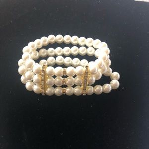 Pearl stretch bracelet